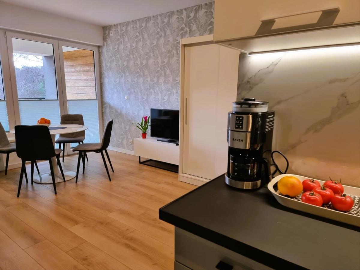 Apartament Szmaragdowa 21 Przy Plazy - Sala Zabaw, Silownia - 365Pam Mielno  Kültér fotó